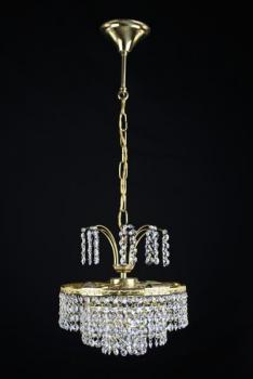 Menší lustr s kaskádovými ověsy Menší lustr s kaskádovými ověsy