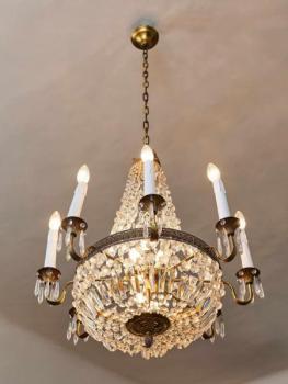 Křišťálový lustr v klasicistním stylu, 13 žárovek Křišťálový lustr v klasicistním stylu, 13 žárovek