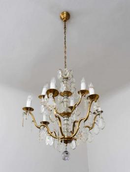 Dvoupatrový lustr s křišťálovými ověsy Dvoupatrový lustr s křišťálovými ověsy