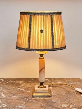 Starožitná stolní lampička z onyxu a mosazi Starožitná stolní lampička z onyxu a mosazi