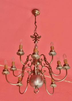 Vlámský lustr z bílého kovu. Dvouetážový Vlámský lustr z bílého kovu. Dvouetážový