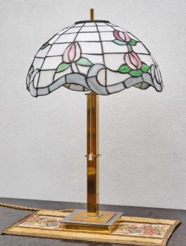 Mosazná lampa se stínidlem Tiffany Mosazná lampa se stínidlem Tiffany