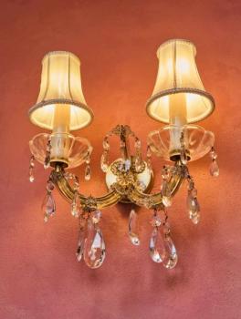 Dvouramenná tereziánská nástěnná lampa / aplika Dvouramenná tereziánská nástěnná lampa / aplika